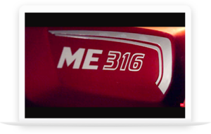 ordi blanc avec une image de manitou ME 316